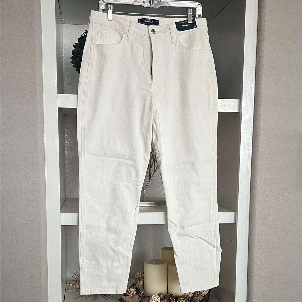 Hollister Cream Ultra High-Rise Mom Jeans